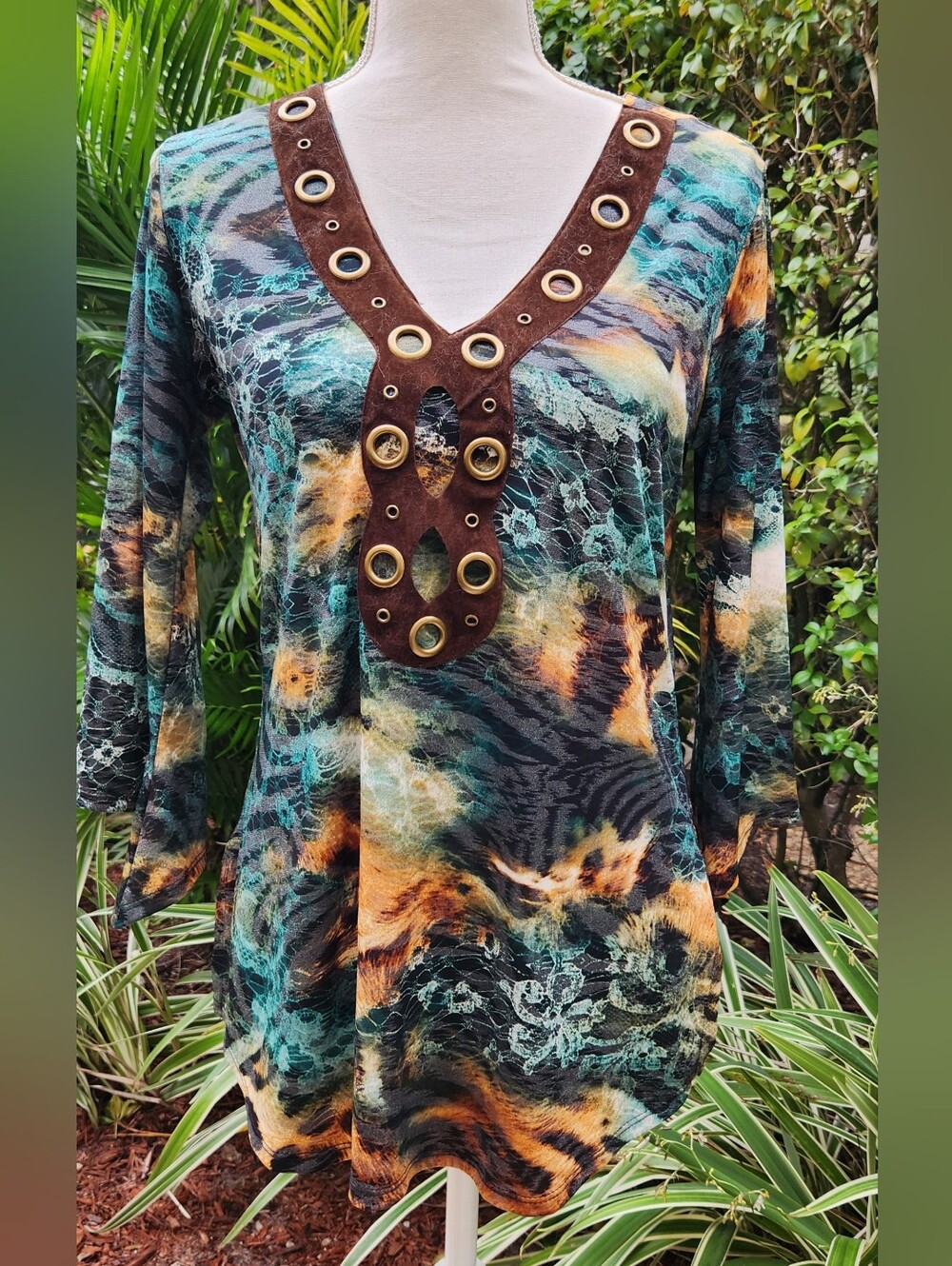 Women’s Teal & Amber V-Neck Grommet Long Sleeve Top